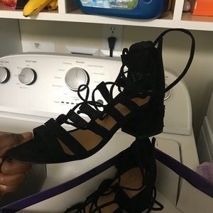 sz 7 Black strappy block heel sandals never worn